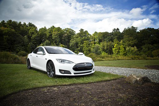 If You Are Mad For Cars, Read More For These Electric Cars