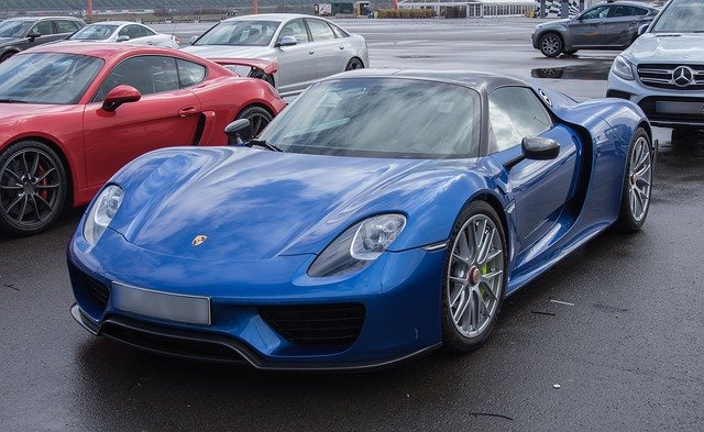 A car parked in a parking lot